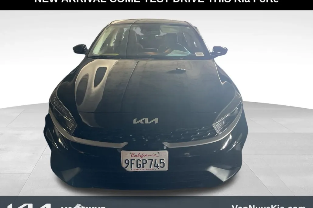 2023 Kia Forte LXS photo 1