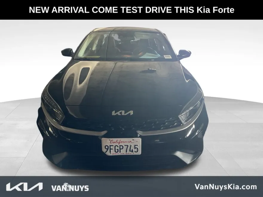 2023 Kia Forte LXS photo 1