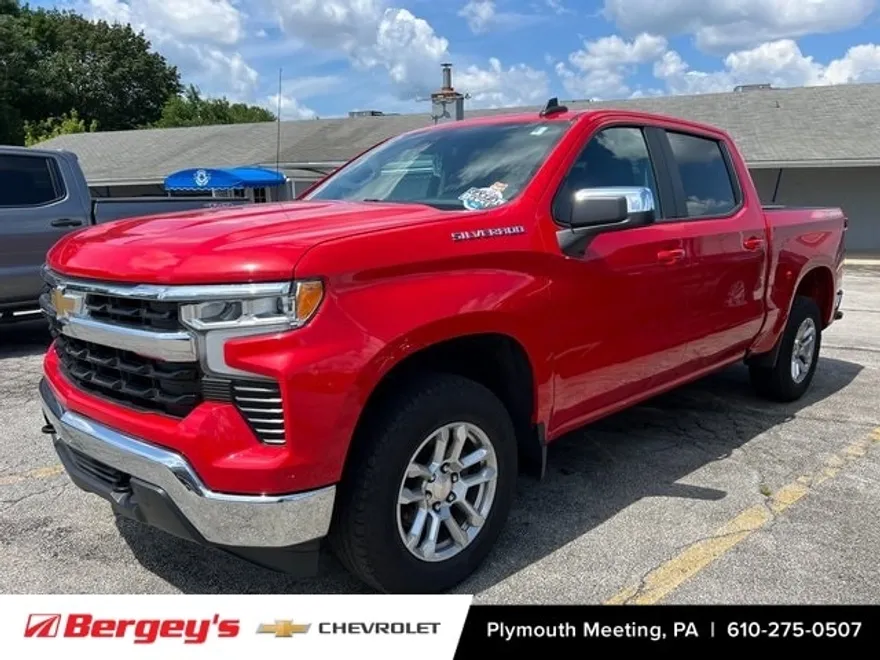2022 Chevrolet Silverado 1500 LT photo 1