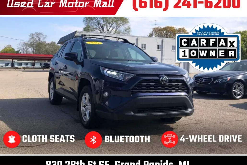 2021 Toyota RAV4 XLE photo 1