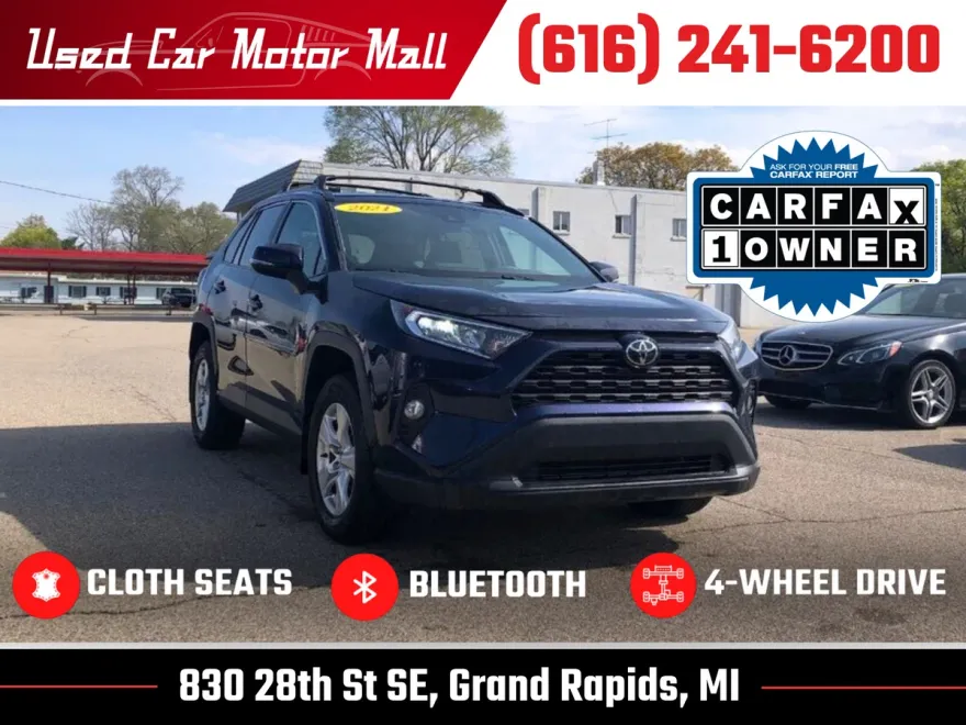 2021 Toyota RAV4 XLE photo 1