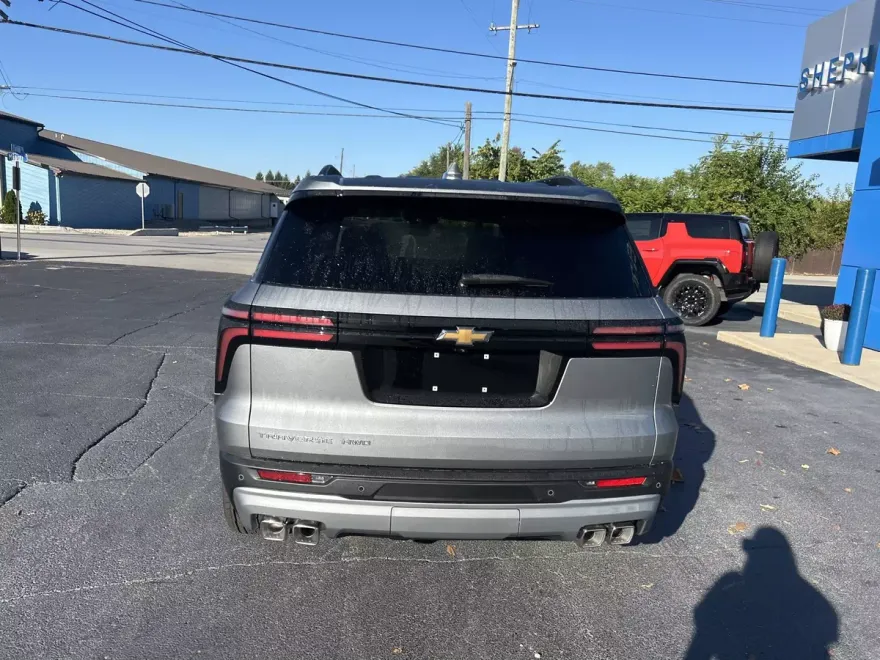 2026 Chevrolet Traverse photo 1