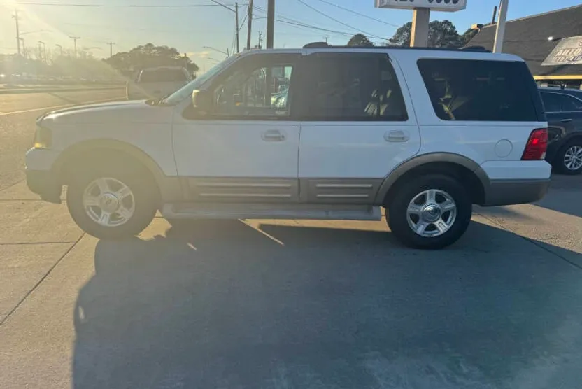2004 Ford Expedition Eddie Bauer photo 1