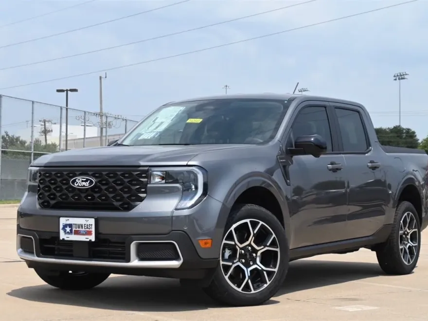 2025 Ford Maverick Lariat photo 1
