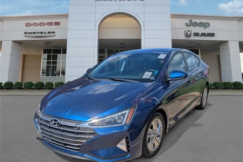 2019 Hyundai Elantra SEL photo 1