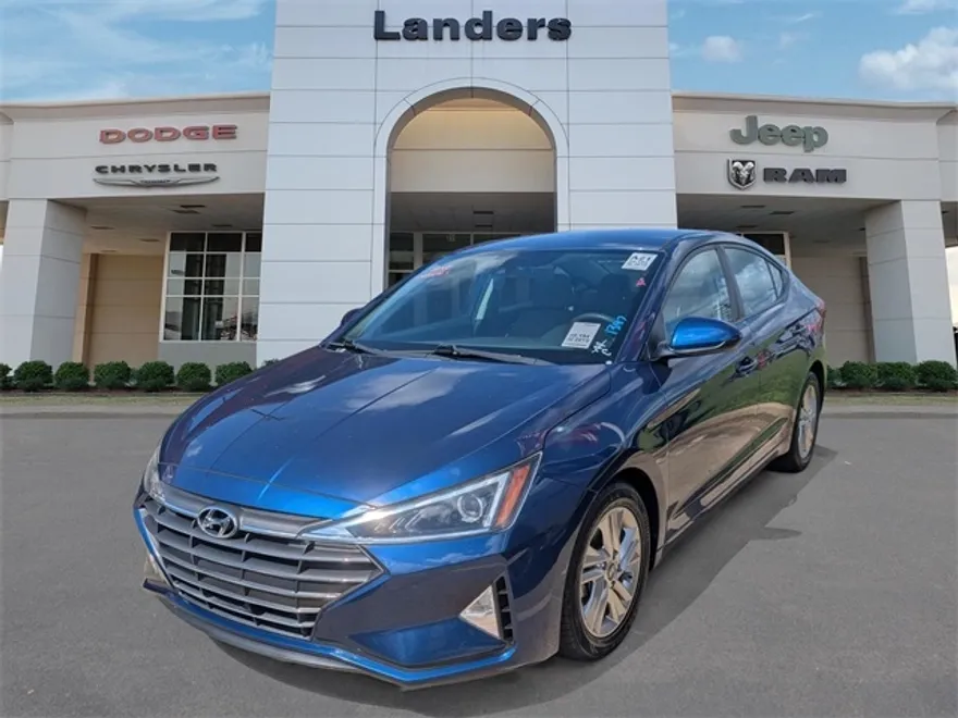 2019 Hyundai Elantra SEL photo 1