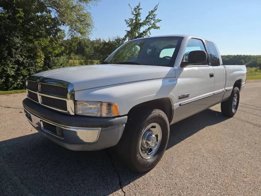 1998 Dodge Ram Laramie SLT photo 1
