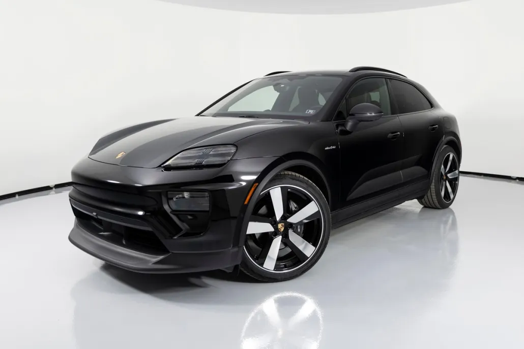 2025 Porsche Macan Electric 4 photo 1
