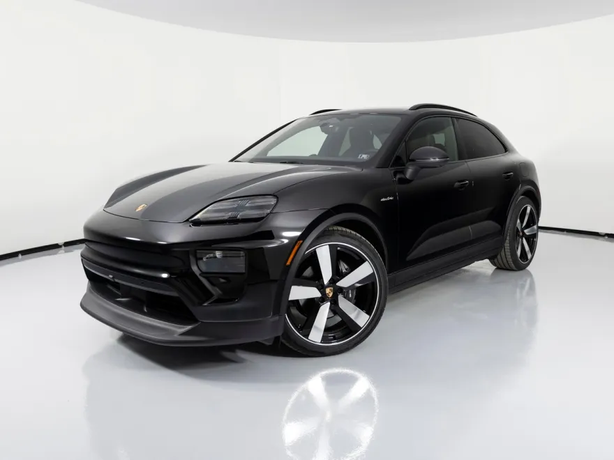 2025 Porsche Macan Electric 4 photo 1