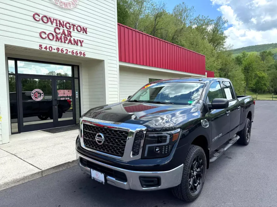 2019 Nissan Titan S Crew Cab photo 1
