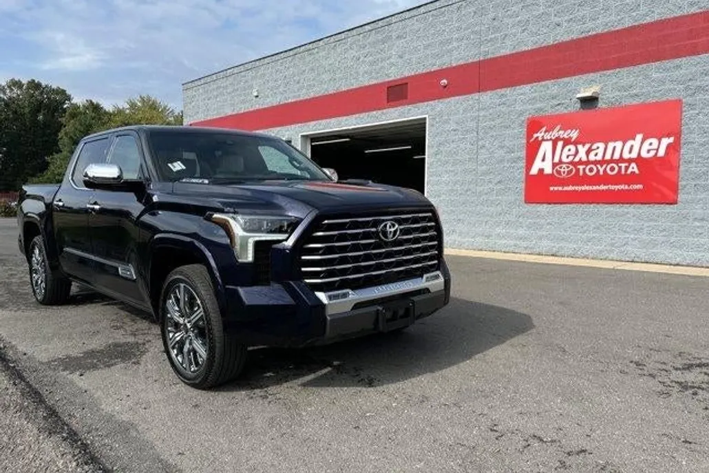 2023 Toyota Tundra CapStone CrewMax photo 1