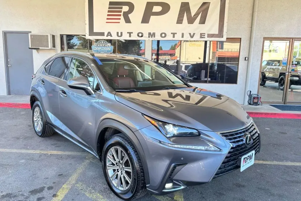 2018 Lexus NX 300 Luxury photo 1