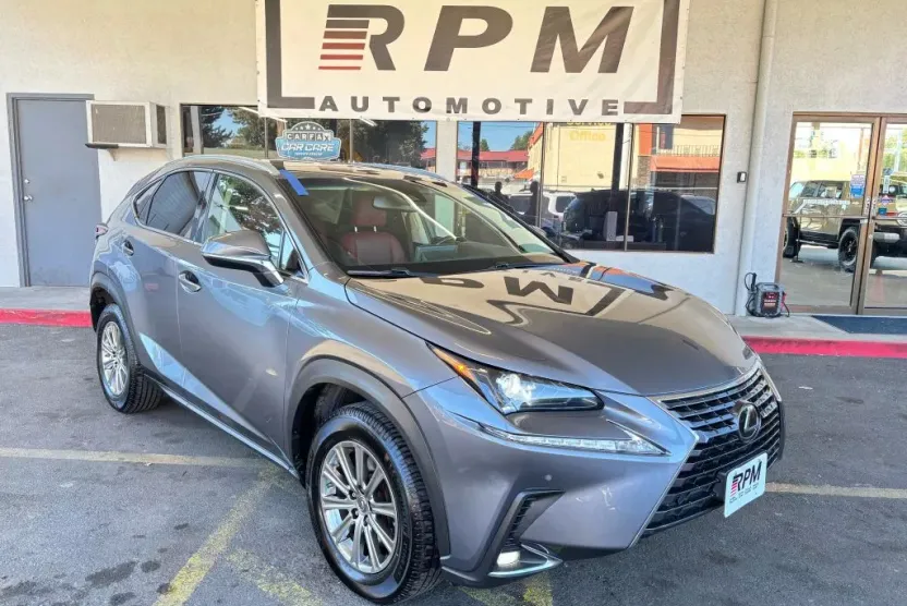 2018 Lexus NX 300 Luxury photo 1