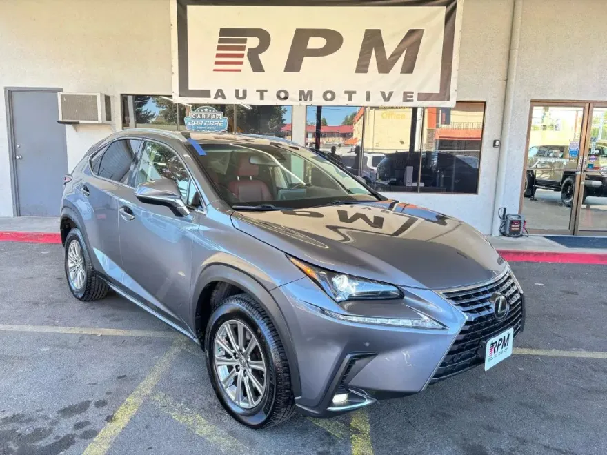 2018 Lexus NX 300 Luxury photo 1