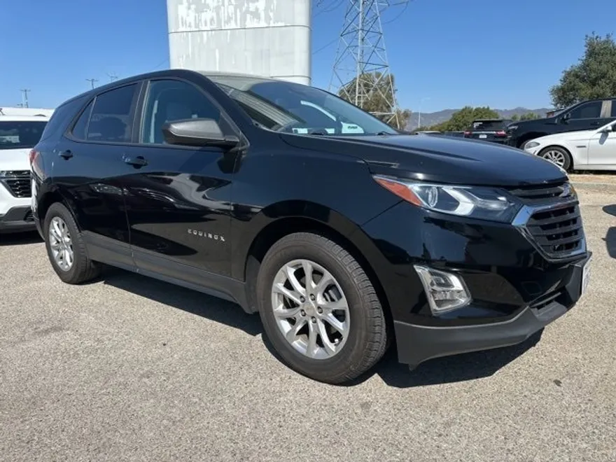 2020 Chevrolet Equinox LS photo 1