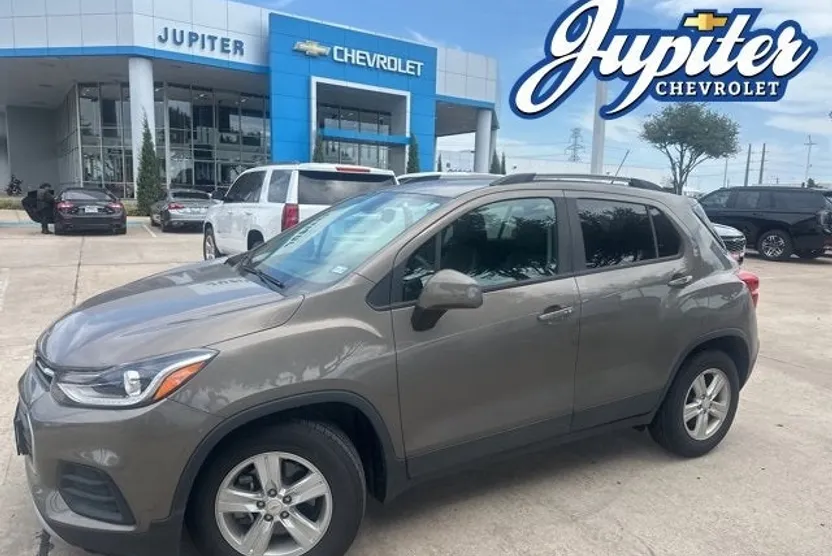 2021 Chevrolet Trax LT photo 1