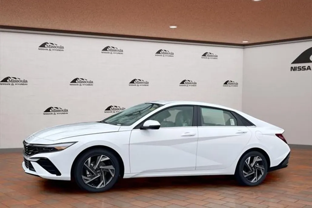 2025 Hyundai Elantra Limited photo 1