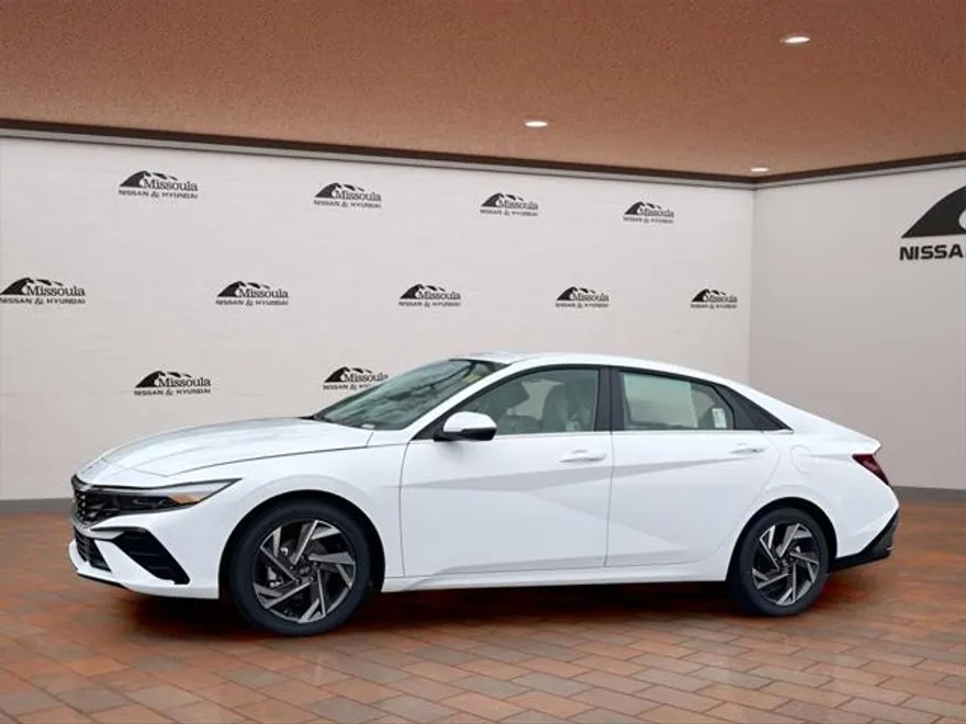 2025 Hyundai Elantra Limited photo 1