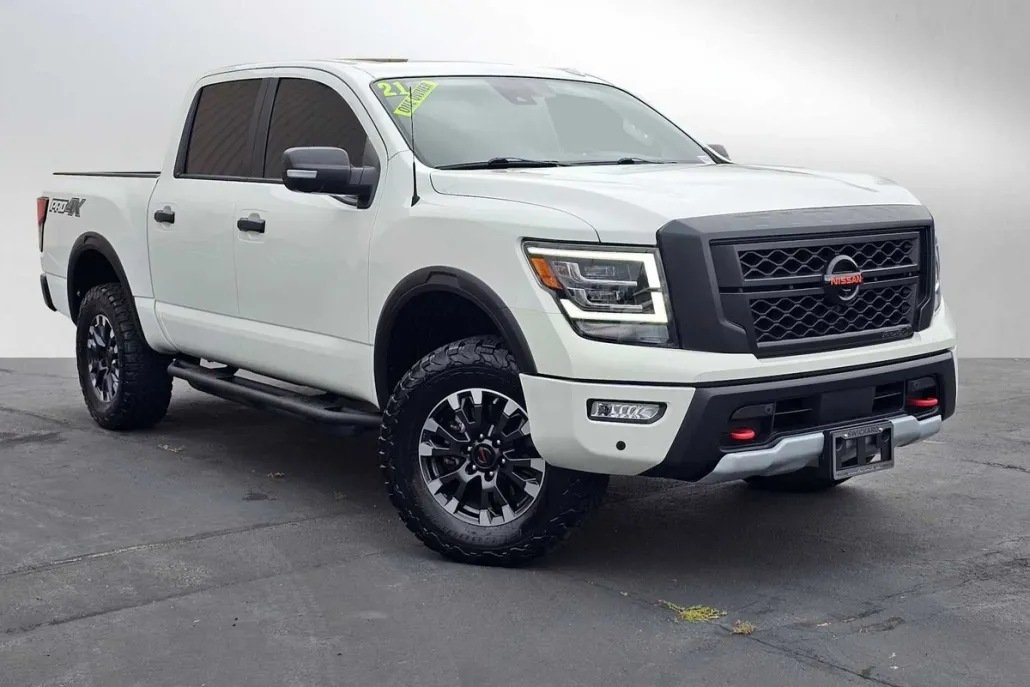 2021 Nissan Titan Crew Cab PRO-4X photo 1