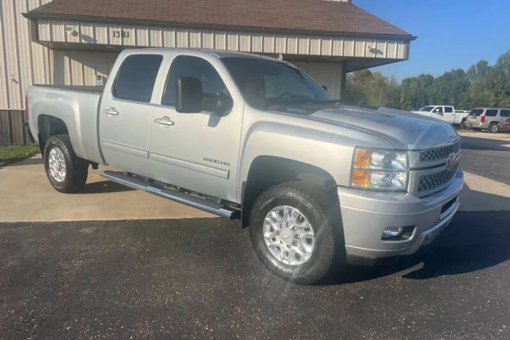 2012 Chevrolet Silverado 2500HD LT photo 1