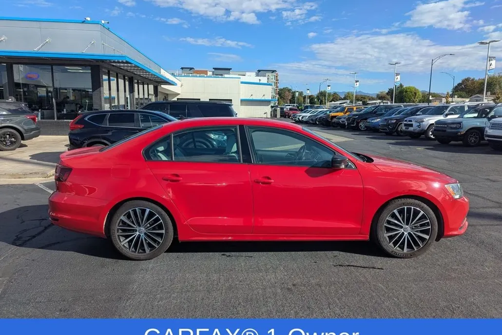 2016 Volkswagen Jetta 1.8T Sport photo 1