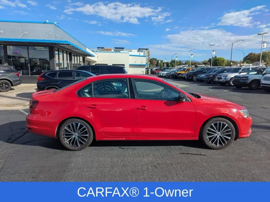 2016 Volkswagen Jetta 1.8T Sport photo 1