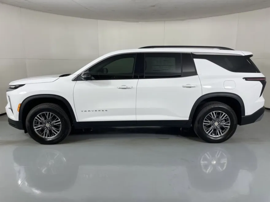 2026 Chevrolet Traverse photo 1