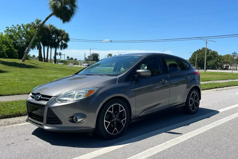 2012 Ford Focus SE photo 1
