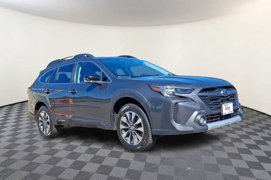 2023 Subaru Outback Limited XT photo 1