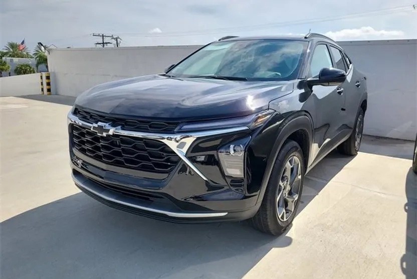 2026 Chevrolet Trax LT photo 1