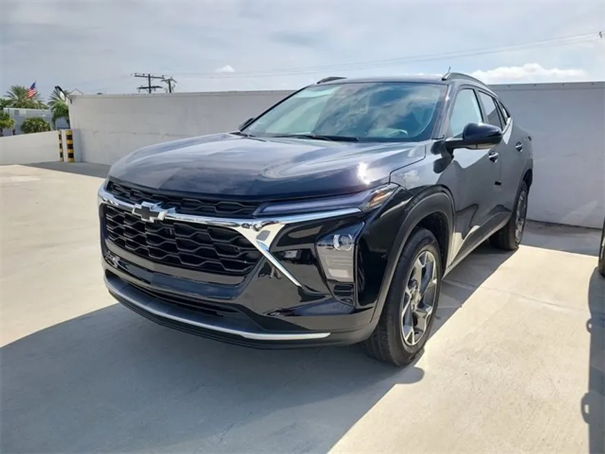 2026 Chevrolet Trax LT photo 1