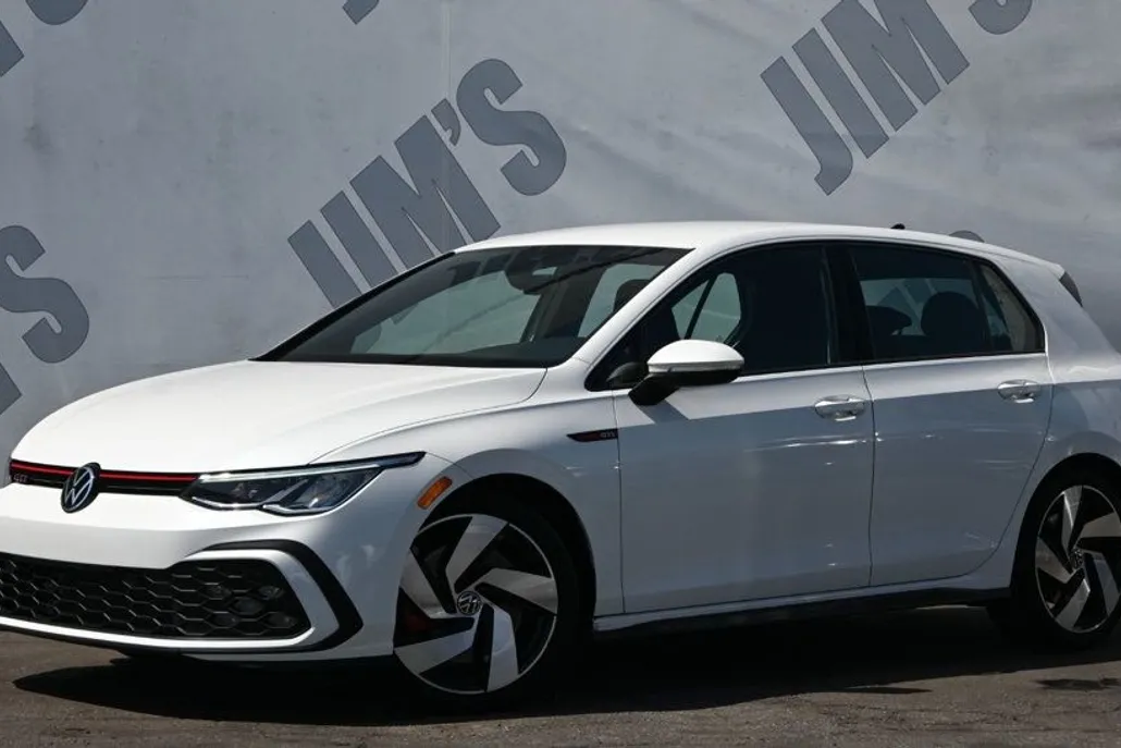 2022 Volkswagen Golf GTI 2.0 photo 1