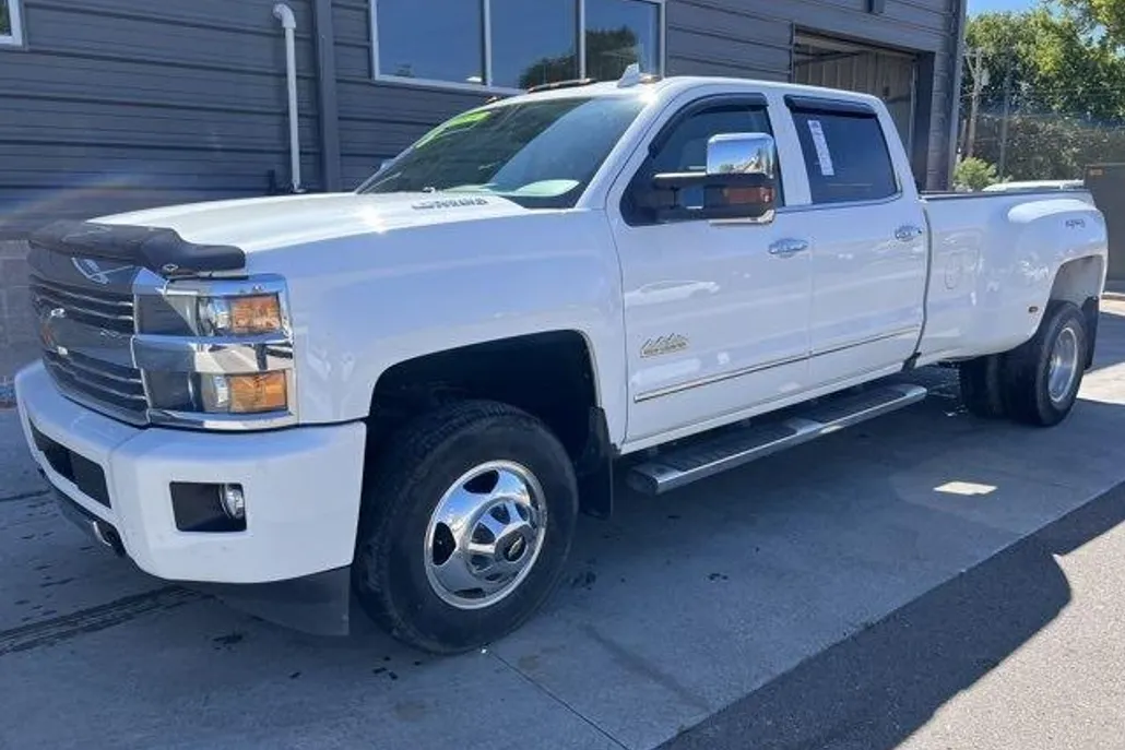 2016 Chevrolet Silverado 3500HD High Country photo 1