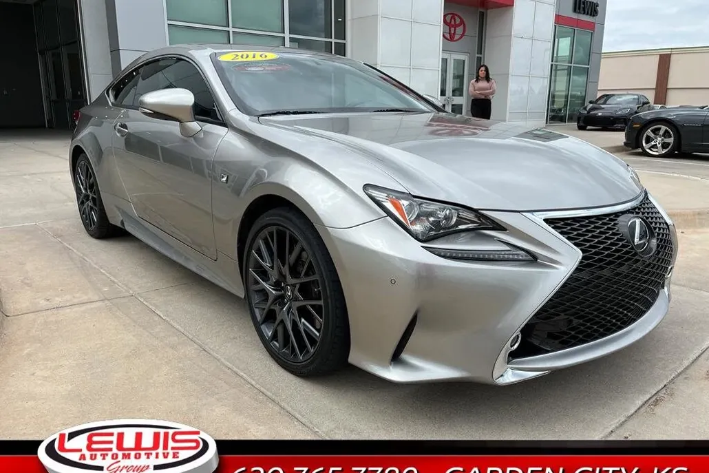 2016 Lexus RC 200t photo 1