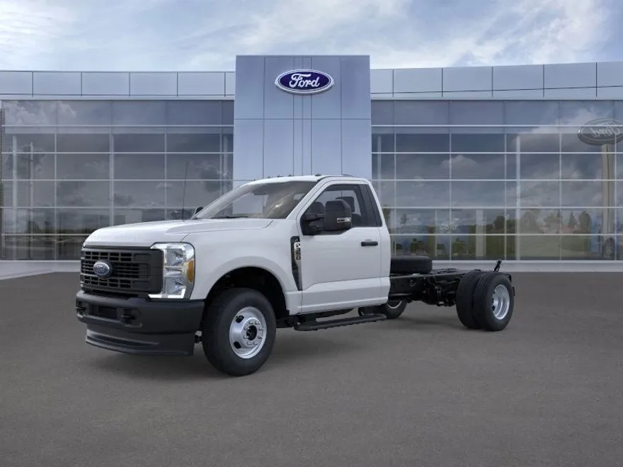 2025 Ford F-350 XL photo 1
