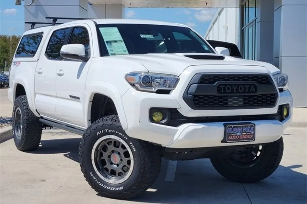 2020 Toyota Tacoma 4x4 SR5 photo 1