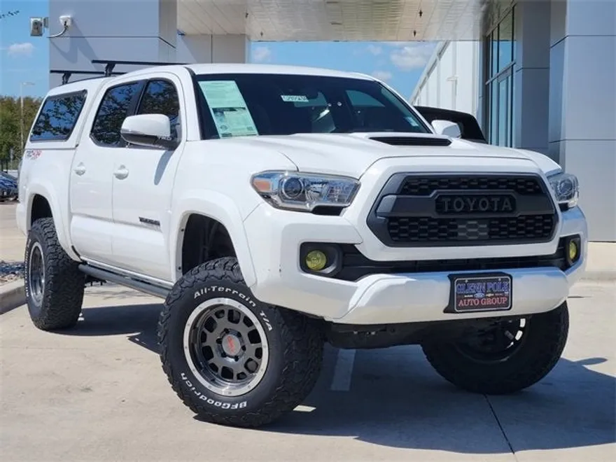 2020 Toyota Tacoma 4x4 SR5 photo 1