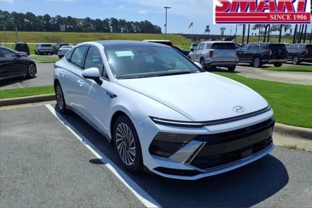 2025 Hyundai Sonata Hybrid Limited photo 1