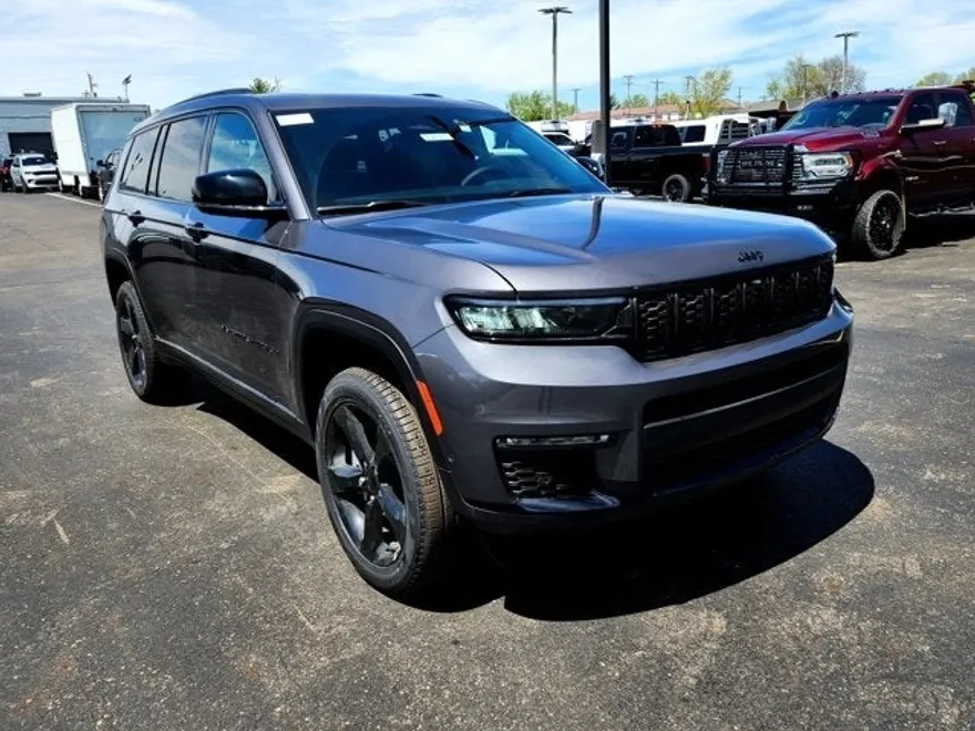 2025 Jeep Grand Cherokee Limited photo 1