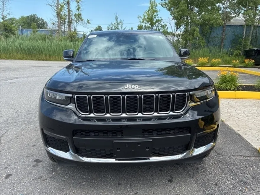 2025 Jeep Grand Cherokee Limited photo 1