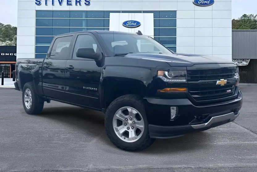 2018 Chevrolet Silverado 1500 LT photo 1