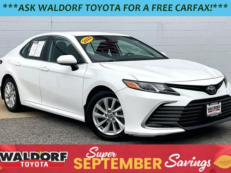 2022 Toyota Camry LE photo 1