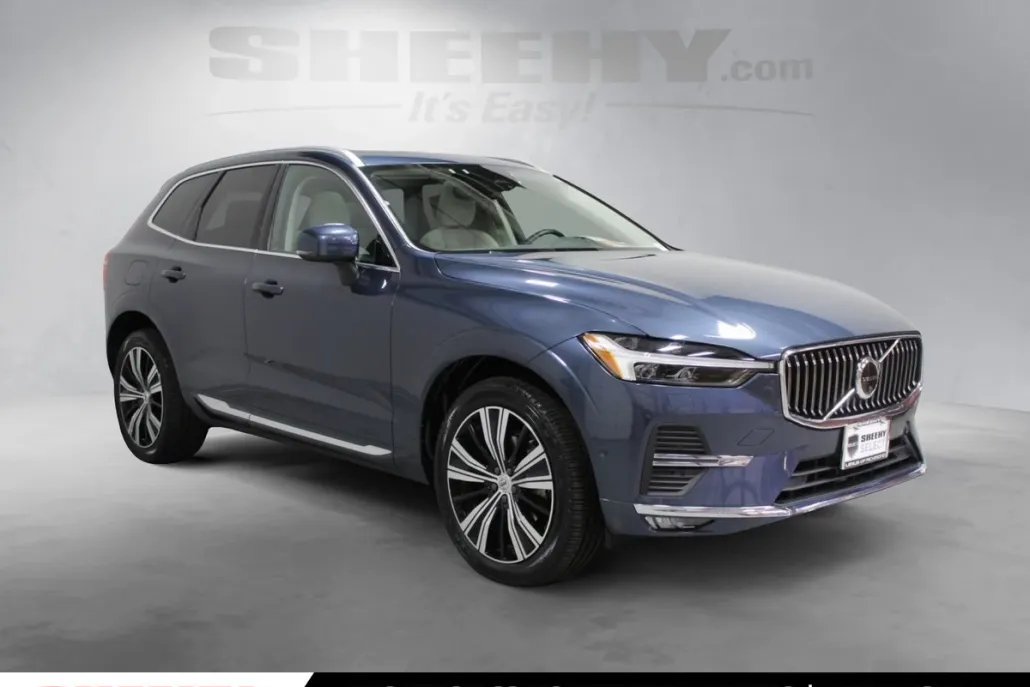 2023 Volvo XC60 B5 Plus photo 1