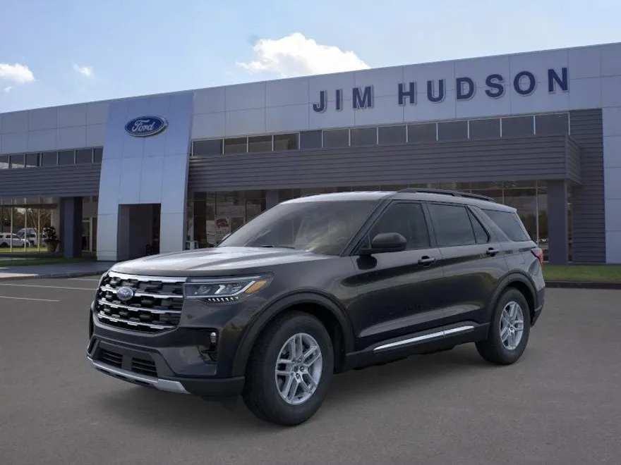 2025 Ford Explorer photo 1