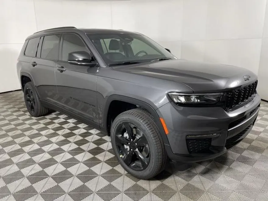 2025 Jeep Grand Cherokee Limited photo 1