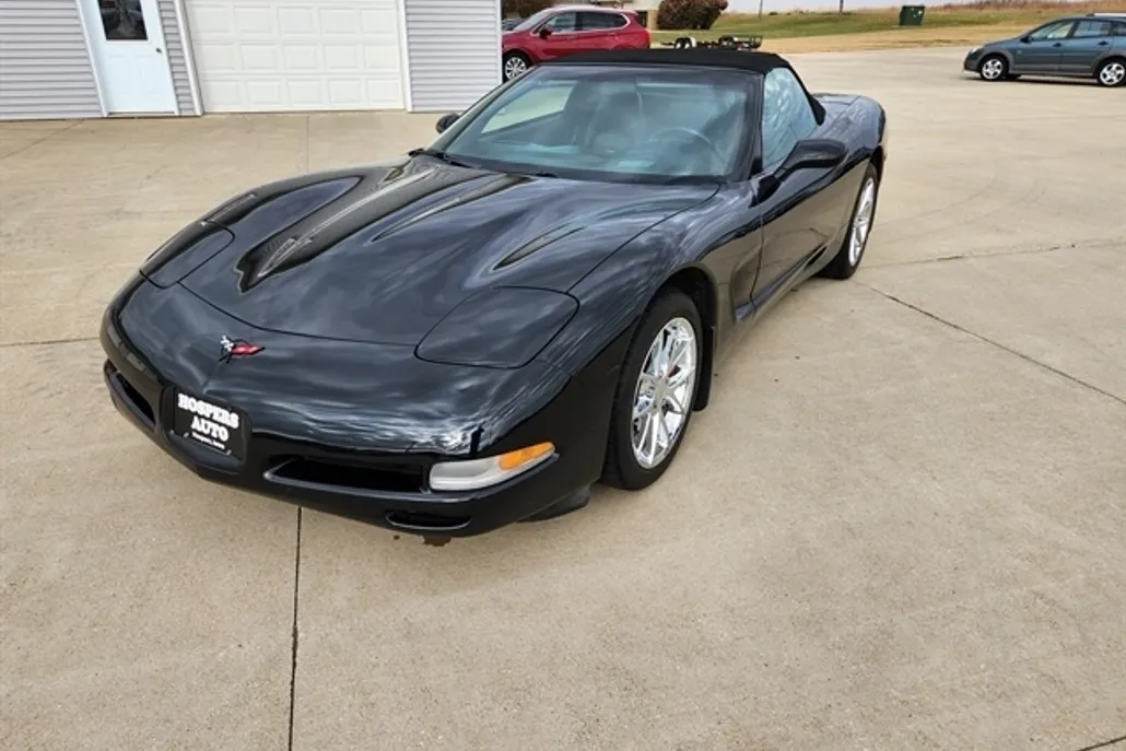 2001 Chevrolet Corvette Convertible photo 1