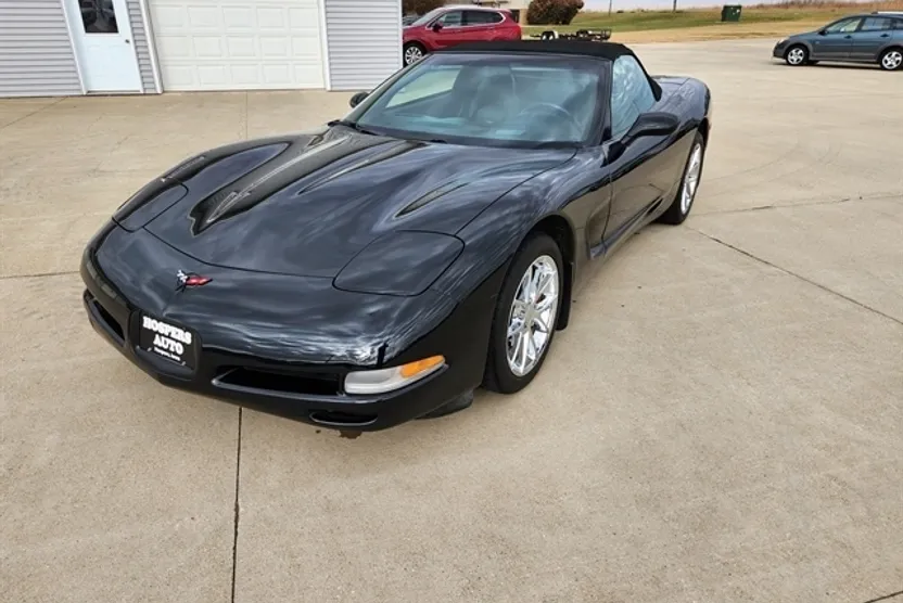2001 Chevrolet Corvette Convertible photo 1