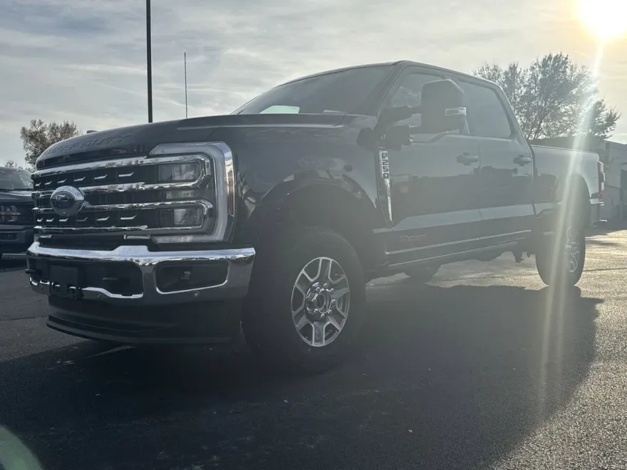 2024 Ford F-250 Lariat photo 1