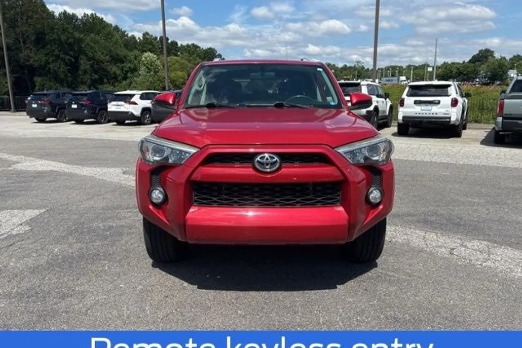 2016 Toyota 4Runner SR5 photo 1