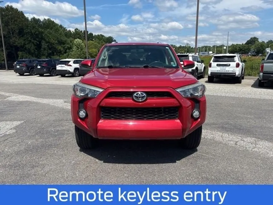 2016 Toyota 4Runner SR5 photo 1